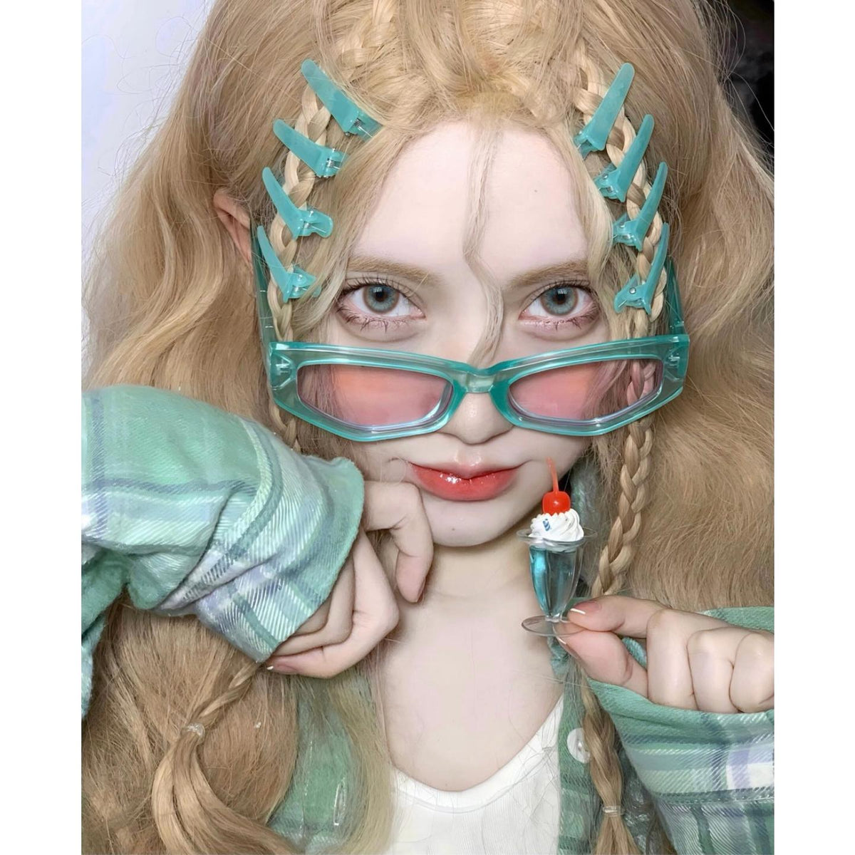 TKGJLAN Xiyoulens คอนแทคเลนส์สีฟ้า ขนาด 14.50 มม. (ชนิดราย 6 เดือน)