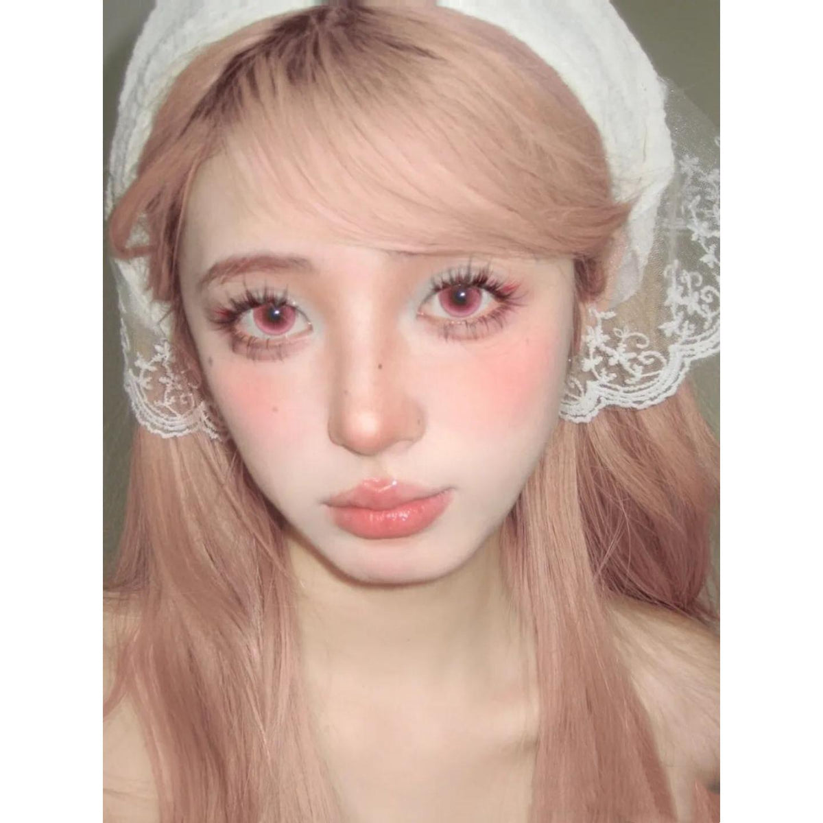 คอนแทคเลนส์สี ZRAHE FLLYCON ขนาด 14.50 มม. สีชมพู (ชนิดราย 6 เดือน)
