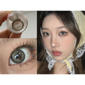 AEBSI FLLYCON คอนแทคเลนส์สีเทา ขนาด 14.20 มม. (ชนิดราย 6 เดือน)