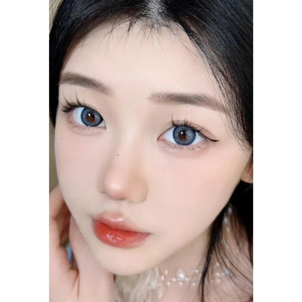 LLLAN BOOSCON คอนแทคเลนส์สีฟ้า ขนาด 14.50 มม. (ชนิดราย 6 เดือน)