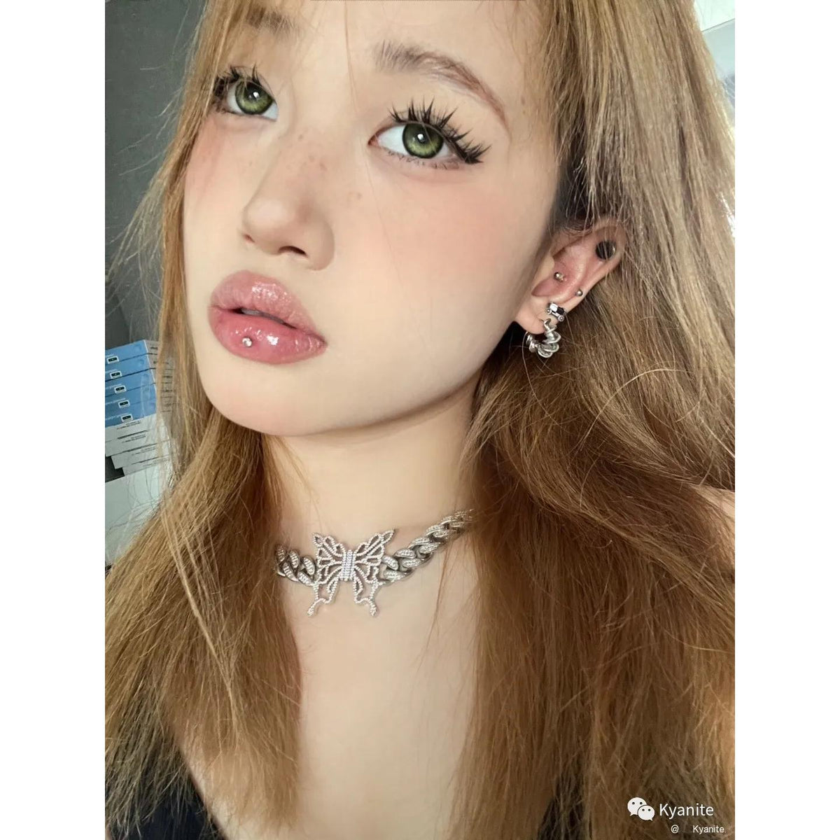 คอนแทคเลนส์สี WNSLV รุ่น Xiyoulens ขนาด 14.20 มม. สีเขียว (แบบราย 6 เดือน)
