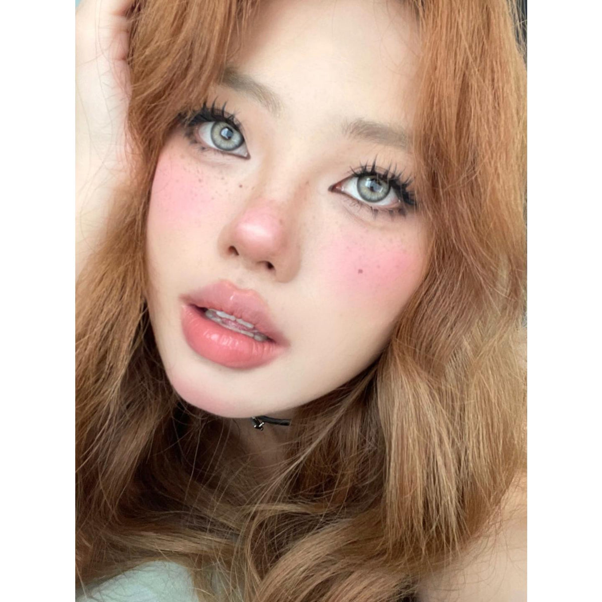 Kính áp tròng màu xám WLXBAO BOOSCON 14.20mm (Hạn sử dụng 6 tháng)