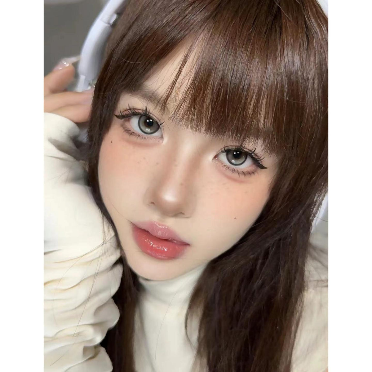 AEBSI FLLYCON คอนแทคเลนส์สีเทา ขนาด 14.20 มม. (ชนิดราย 6 เดือน)