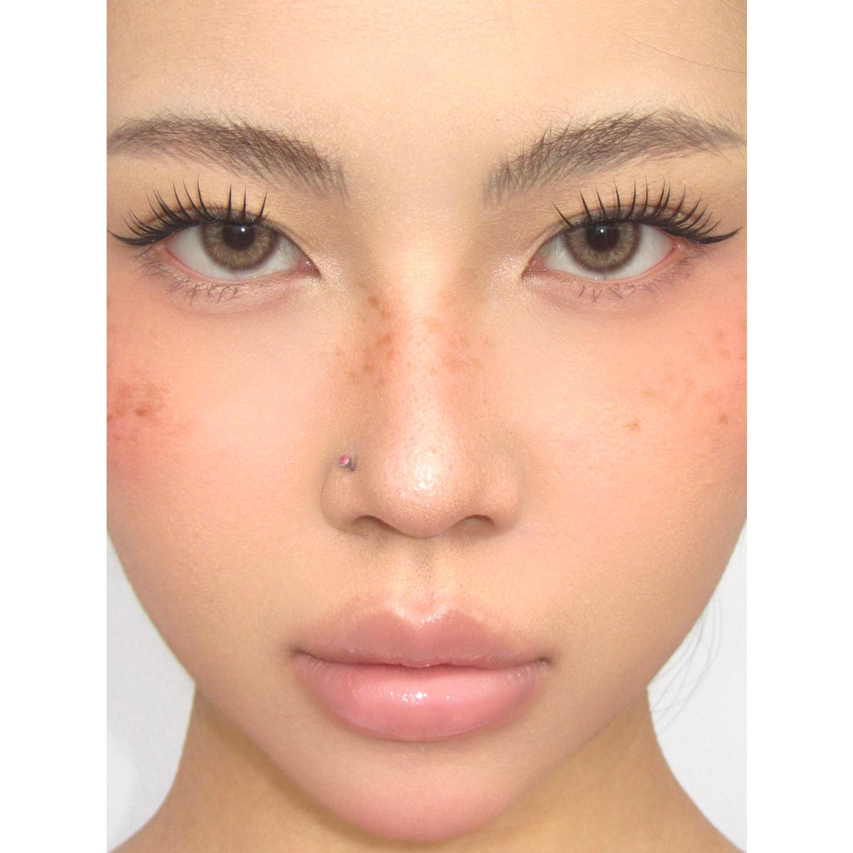คอนแทคเลนส์สี KWMGUI รุ่น Serltyca ขนาด 14.20 มม. สีน้ำตาล (ใช้งานได้ 6 เดือน)